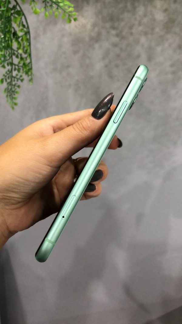 iPhone 11 128GB Verde - Semi novo - Image 2